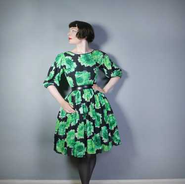 50s 60s GREEN AND BLACK FLORAL PRINT DRESS WITH C… - image 1