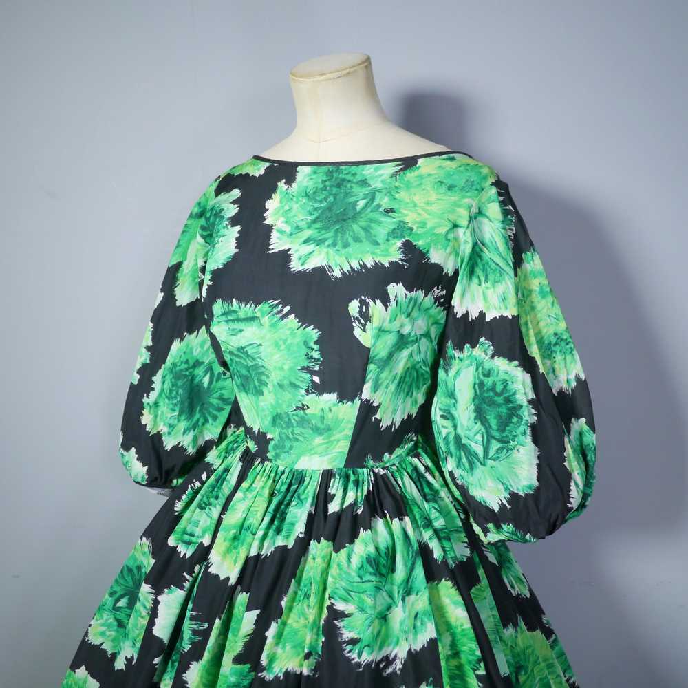 50s 60s GREEN AND BLACK FLORAL PRINT DRESS WITH C… - image 8