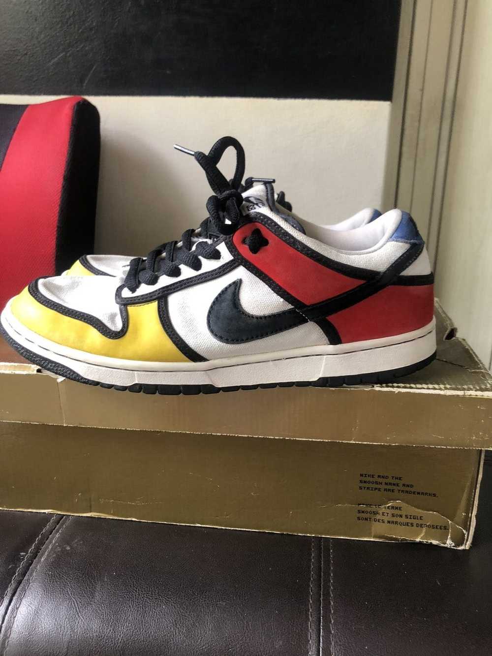 Nike Nike SB Dunk Low Piet Mondrian Complete - image 3