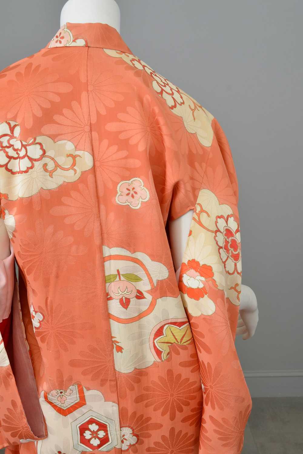 Vintage Kimono Coral and Pink Retro Floral and Cl… - image 10