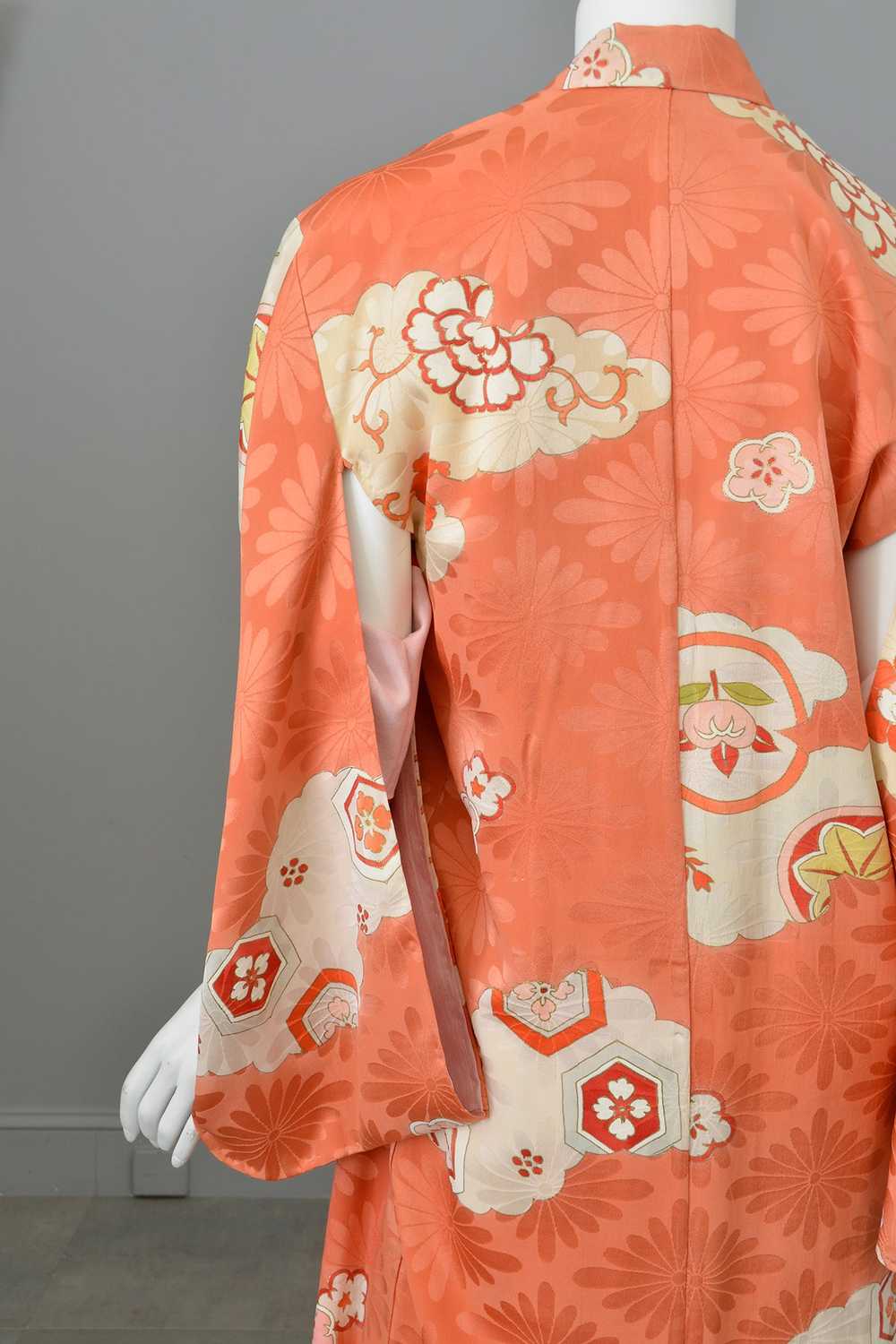 Vintage Kimono Coral and Pink Retro Floral and Cl… - image 9