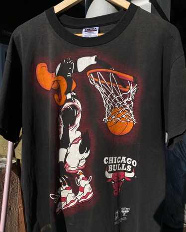 Vintage Vtg Chicago Bull x Looney Tunes - image 1