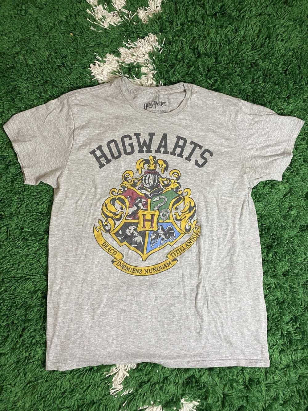 Vintage Hogwarts school Harry Potter Tee - image 1