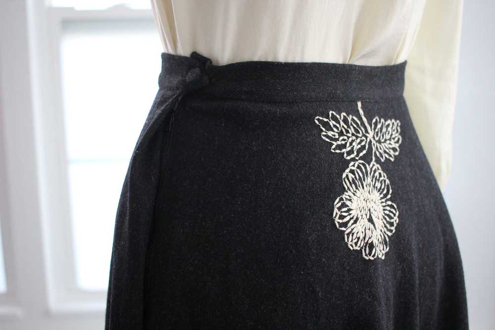 50s Embroidered Wool Skirt - image 10