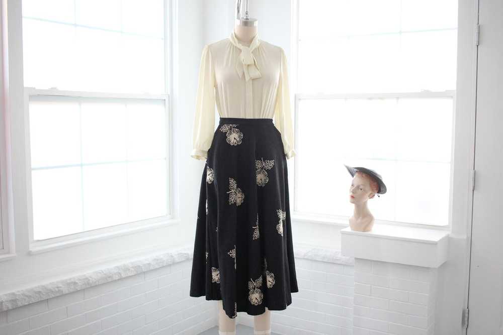 50s Embroidered Wool Skirt - image 2