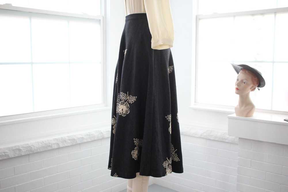 50s Embroidered Wool Skirt - image 5