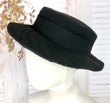Beautiful Brimmed Original 1930s 30s Crepe Hat Wi… - image 1