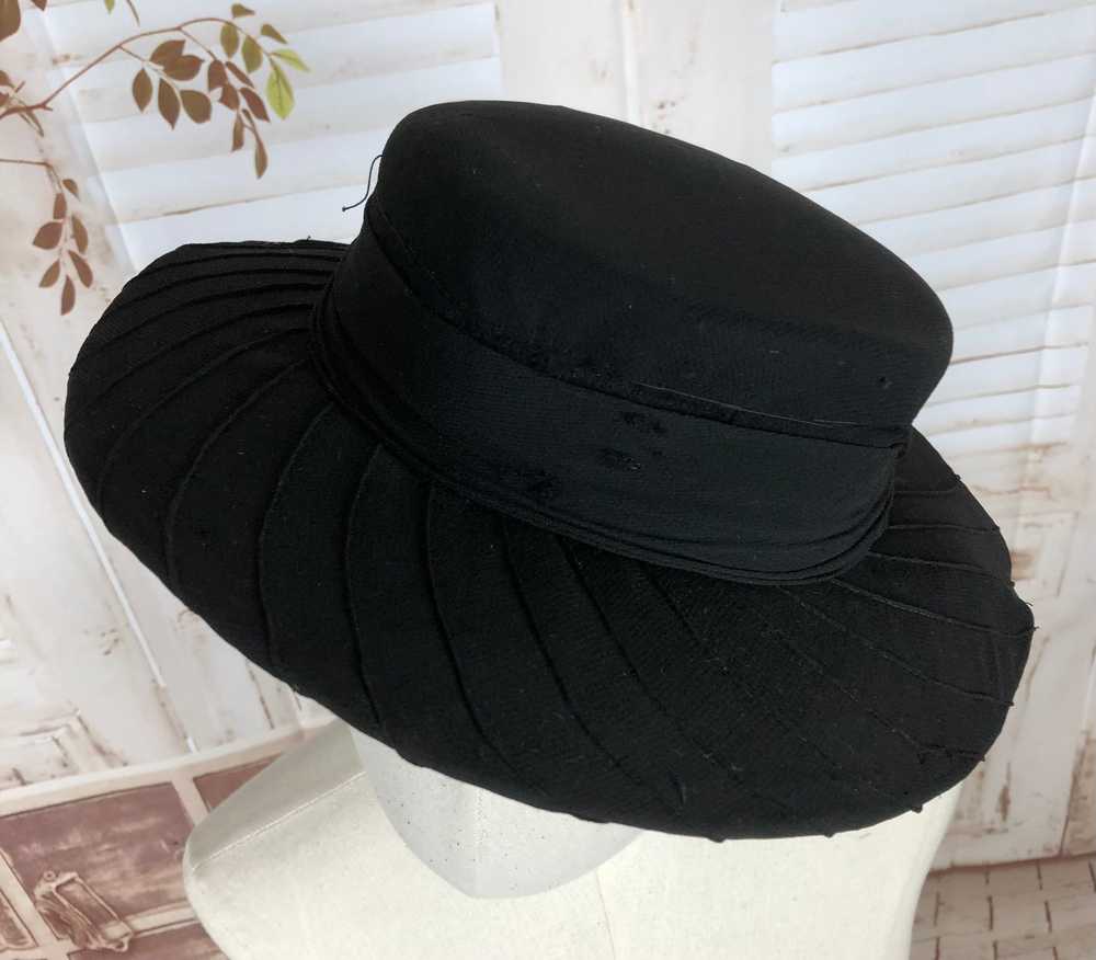 Beautiful Brimmed Original 1930s 30s Crepe Hat Wi… - image 3