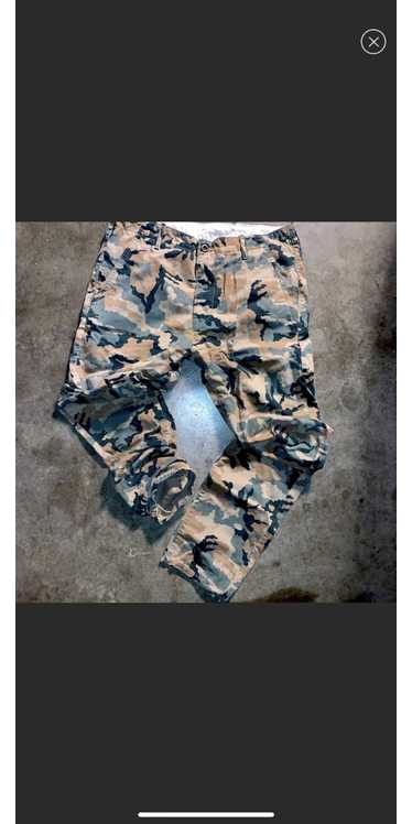 Levi's × Streetwear × Vintage LEVI's Camo pants s… - image 1