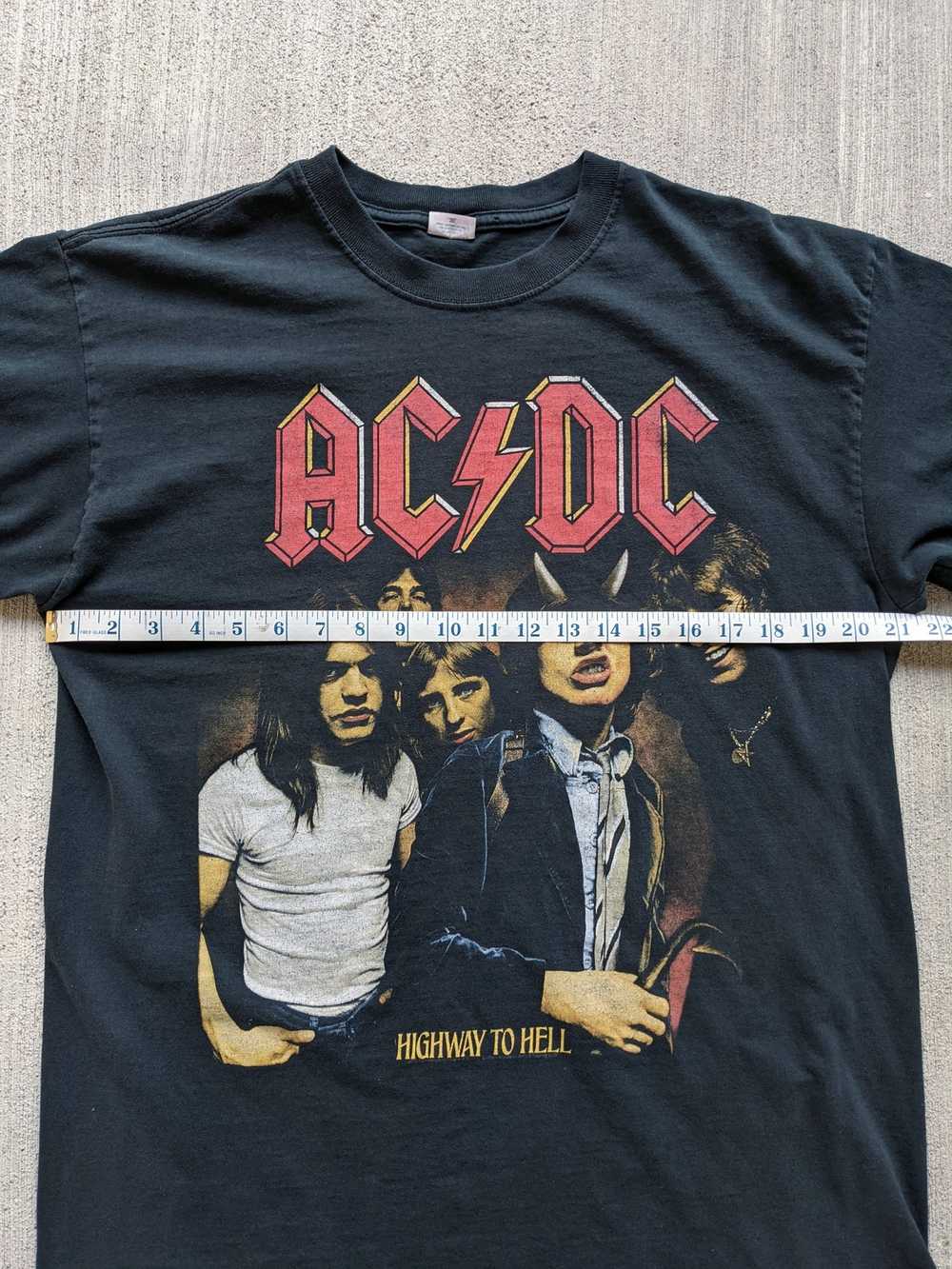 Vintage 2001 AC/DC Highway to Hell Tee - image 6
