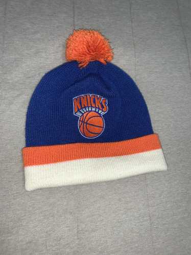 Mitchell & Ness New York Knicks Pom Pom beanie