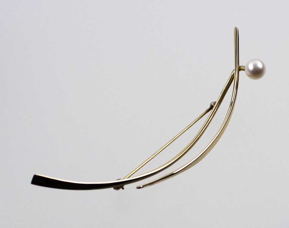 Betty Cooke Modernist 14K Gold and Pearl Brooch - image 2