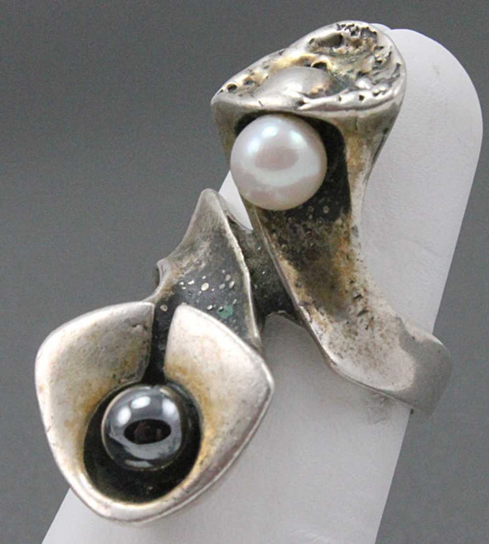 Modernist Artisan Sterling Ring - Pearl and Hemat… - image 1