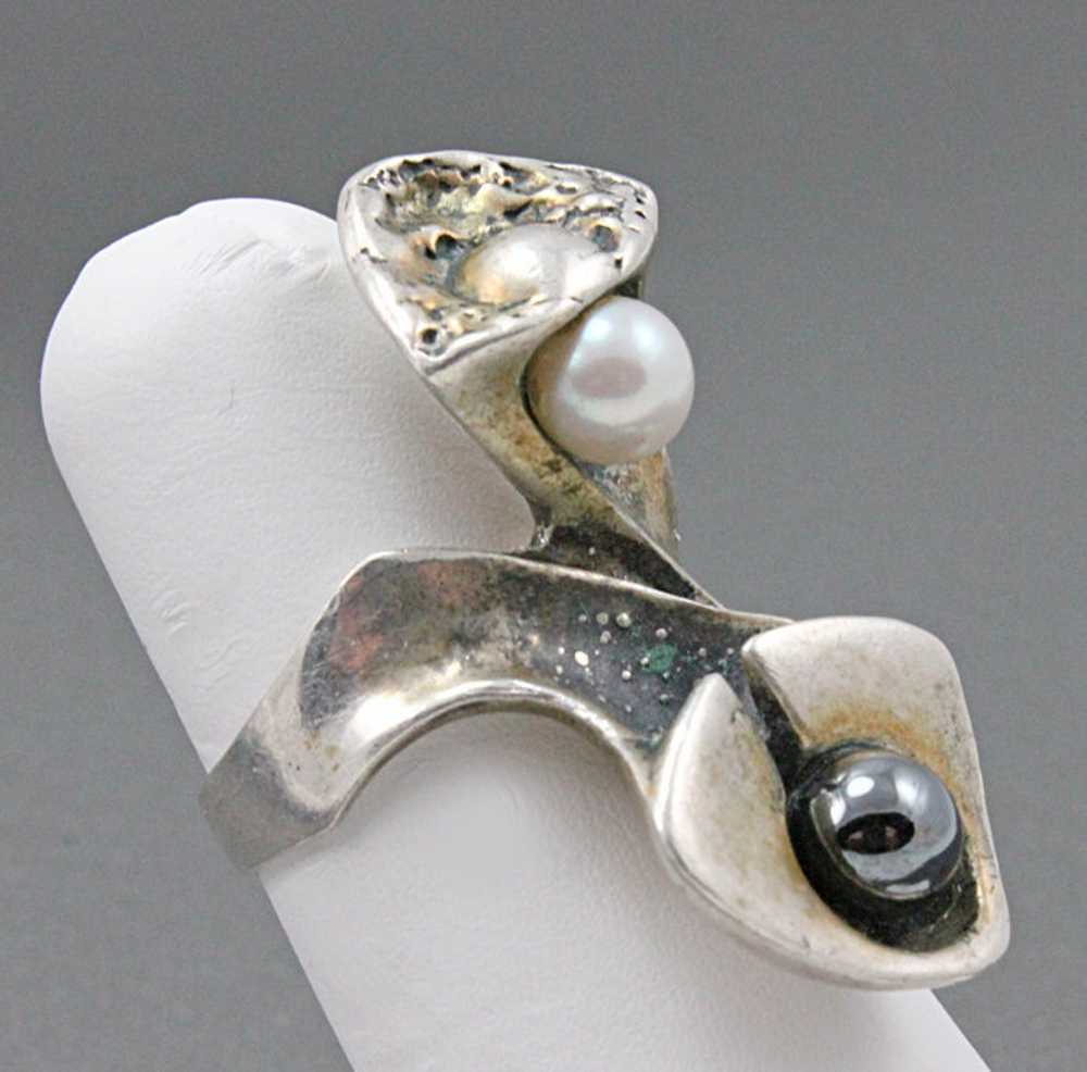 Modernist Artisan Sterling Ring - Pearl and Hemat… - image 3
