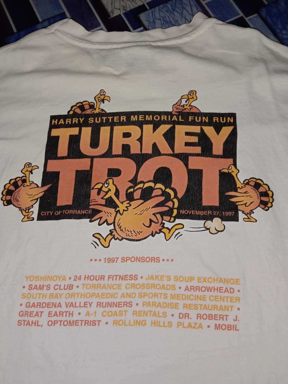 Hanes × Vintage Vintage 1997 TURKEY TROT Memorial… - image 2