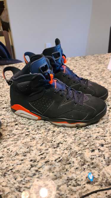 Jordan Brand × Nike 2019 Jordan 6 Infrared (tear)