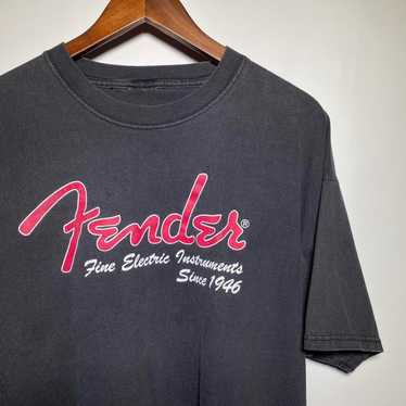 Fender × Vintage Vintage Fender Guitar T Shirt