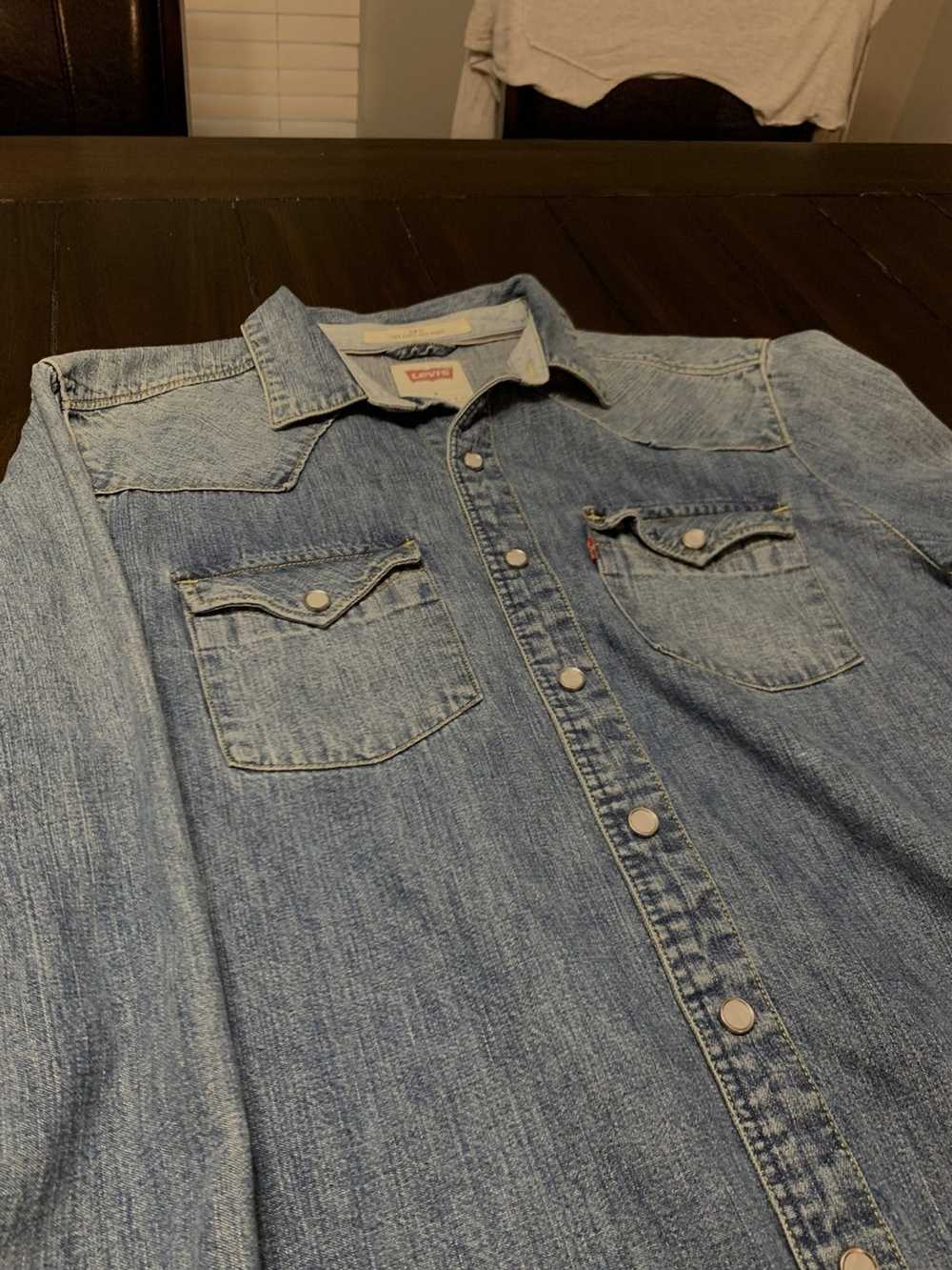 Levi's Vintage Levi’s Denim Button Up Shirt L - image 2