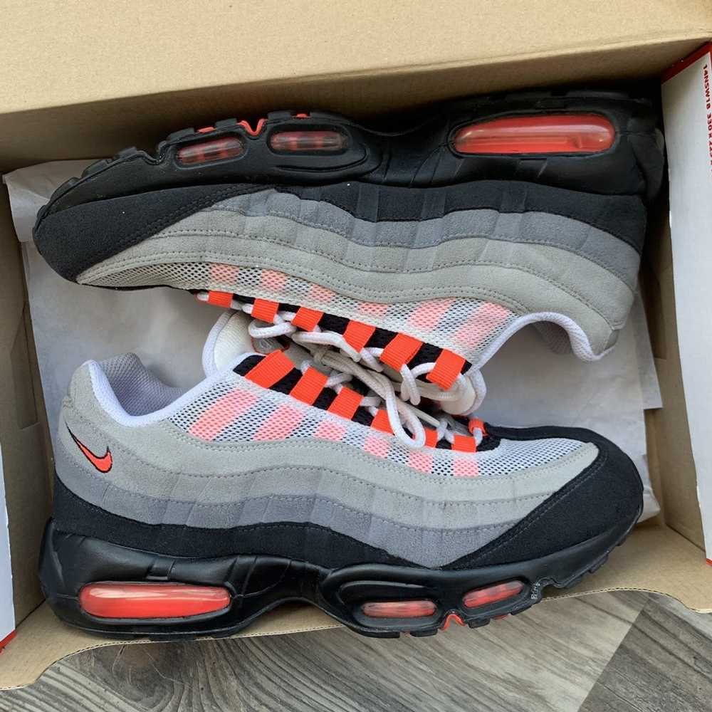 Nike A/W 2011 Nike Air Max 95 "Solar Red" Size 9 - image 1