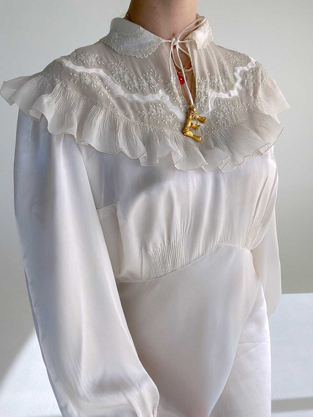 1930's White Silk Satin Long Sleeve Dress - image 4