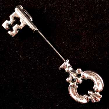 1978 Avon Fashion Keynote Stick Pin - image 1