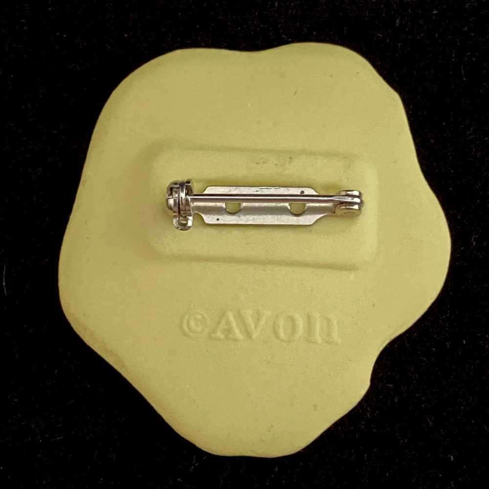 1981 Avon Pansy Brooch - image 2