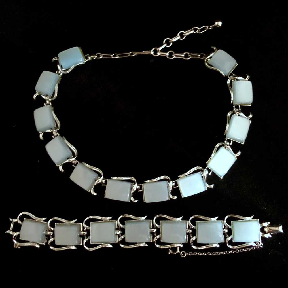 Late 50s/ Early 60s Coro Lucite Necklace & Bracel… - image 1