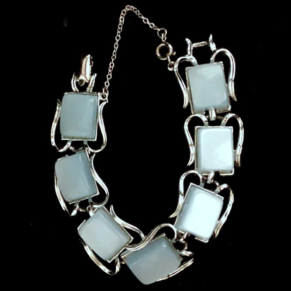Late 50s/ Early 60s Coro Lucite Necklace & Bracel… - image 4