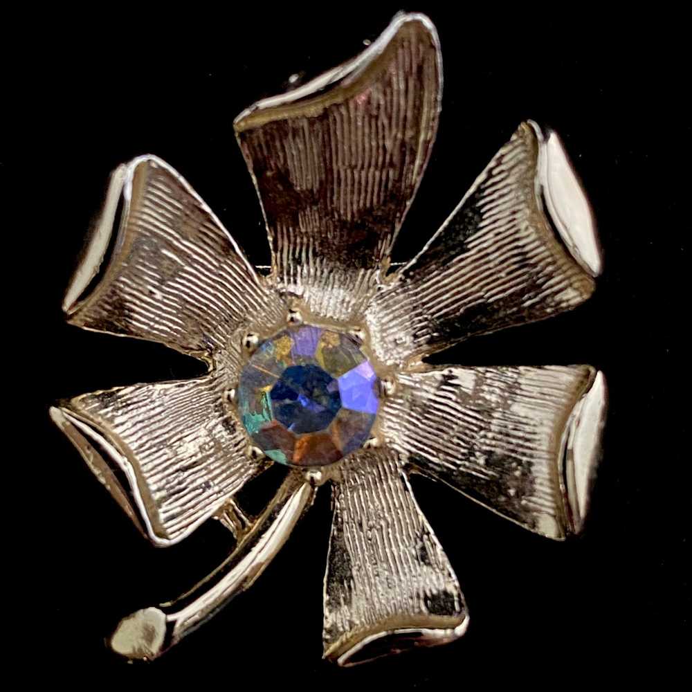 1960s Gerry’s Rhinestone Flower Brooch - image 1