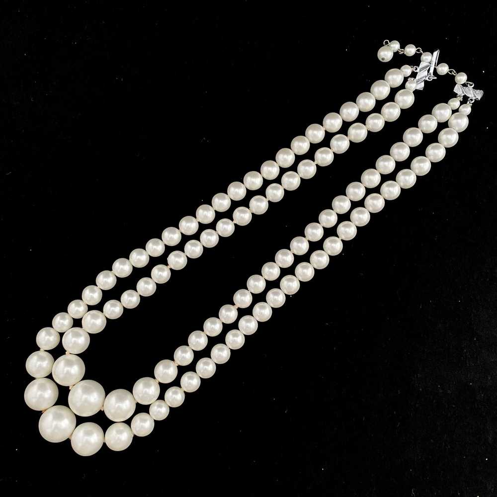 1960s Japan Hand-Knotted Faux Pearl Necklace - image 2