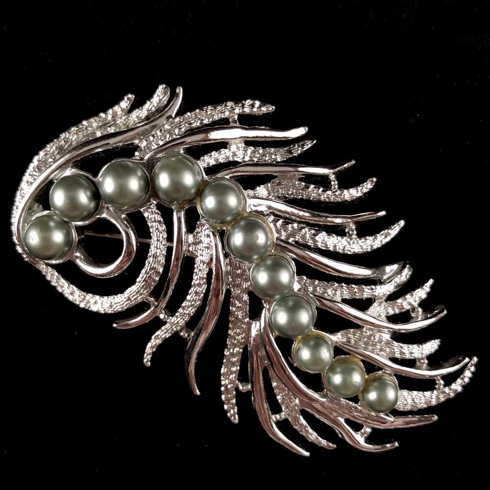 1959 Sarah Coventry Feather Fantasy Brooch - image 1