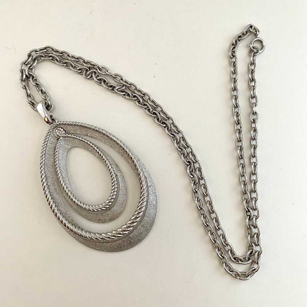 1960s Crown Trifari Pendant Necklace - image 3