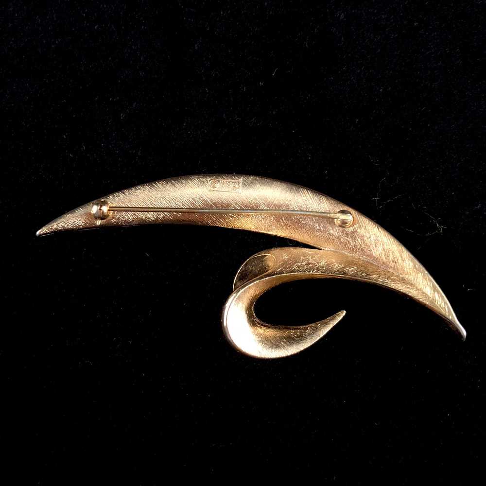 Late 60s/ Early 70s Trifari Abstract Leaf Brooch - image 2