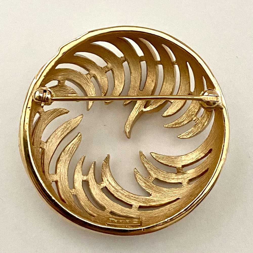 Late 50s/ Early 60s Trifari Round Abstract Brooch - image 2