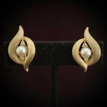Late 50s/ Early 60s Crown Trifari Earrings - image 1