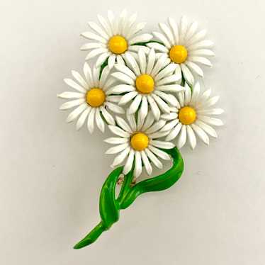 Late 60s/ Early 70s Daisy Brooch - image 1