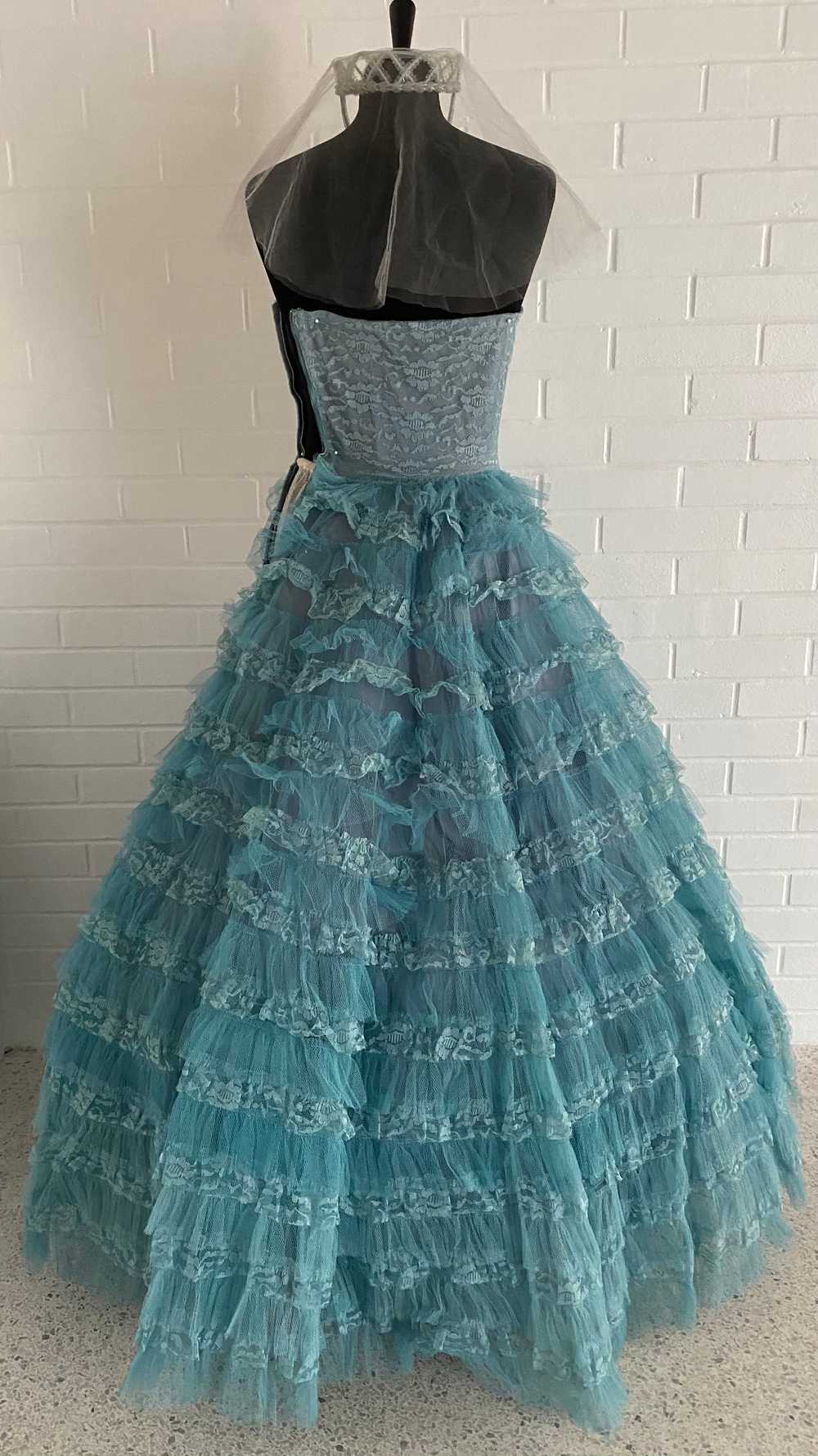 Late 50s/ Early 60s Tulle Strapless Formal Dress - image 11