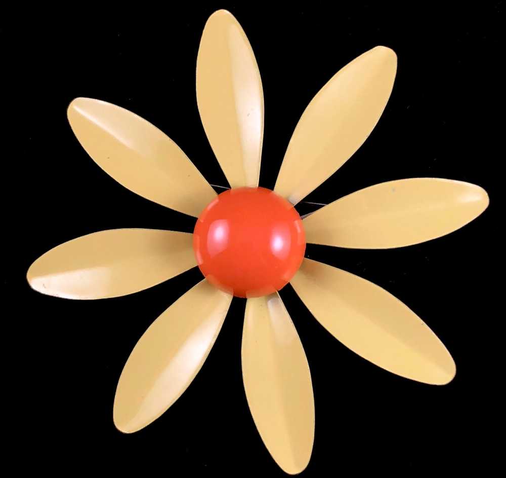 Late 60s/ Early 70s Yellow & Orange Enamel Daisy … - image 1