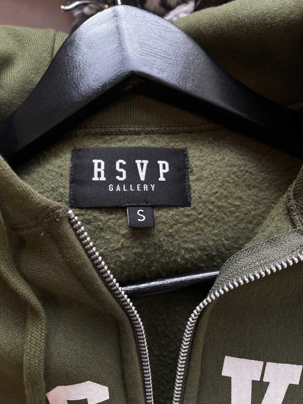 Rsvp Gallery RSVP Gallery Logo Zip Up Hoodie Size… - image 3