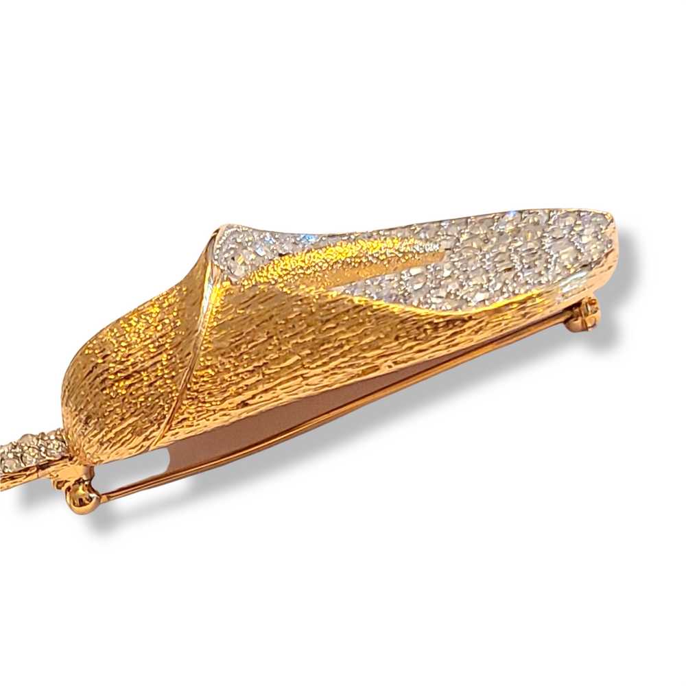 Nolan Miller Anthurium Brooch - Goldtone and Pavé… - image 5