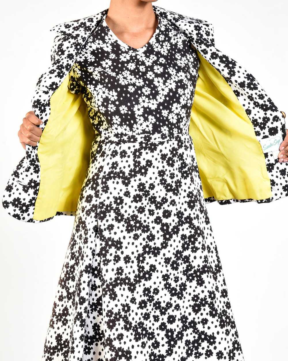 Pauline 60s Daisy Print Dress + Jacket - image 8