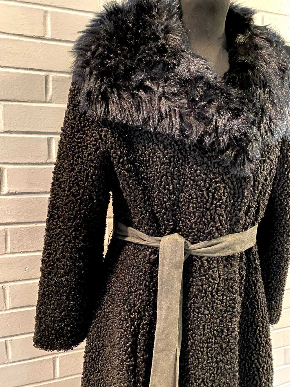 Late 40s/ Early 50s Lenari Designed Faux Fur Coat - image 6
