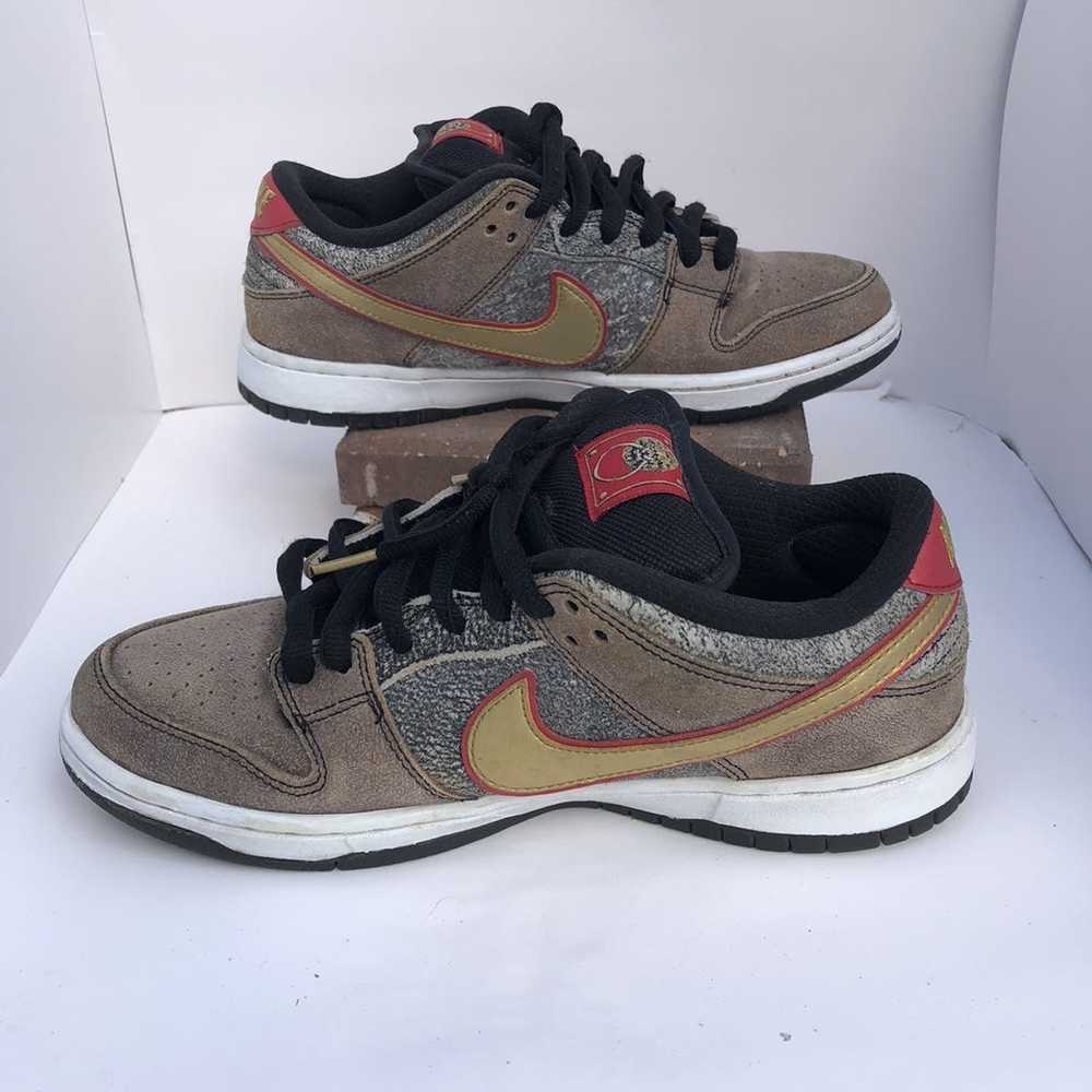 Nike Dunk Low Premium SB QS Beijing 2014 - image 4