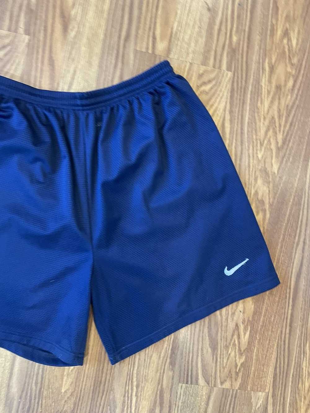 Nike Vintage 90s nike basketball shorts xl blue - image 4