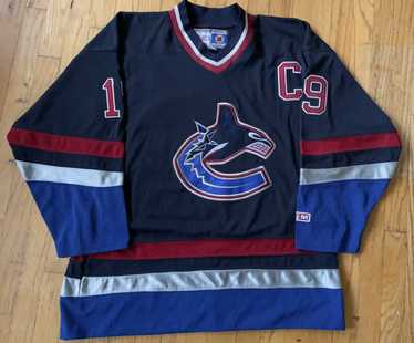 Rare Vtg NHL Boston Bruins Pooh Bear Starter Authentic On Ice Jersey. Size  48
