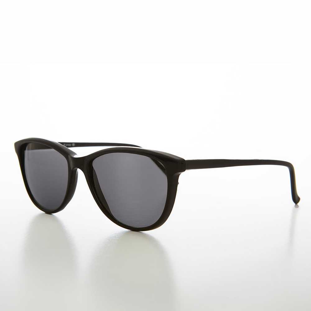 Classic Rounded Square Vintage Sunglass - Peppy - image 6