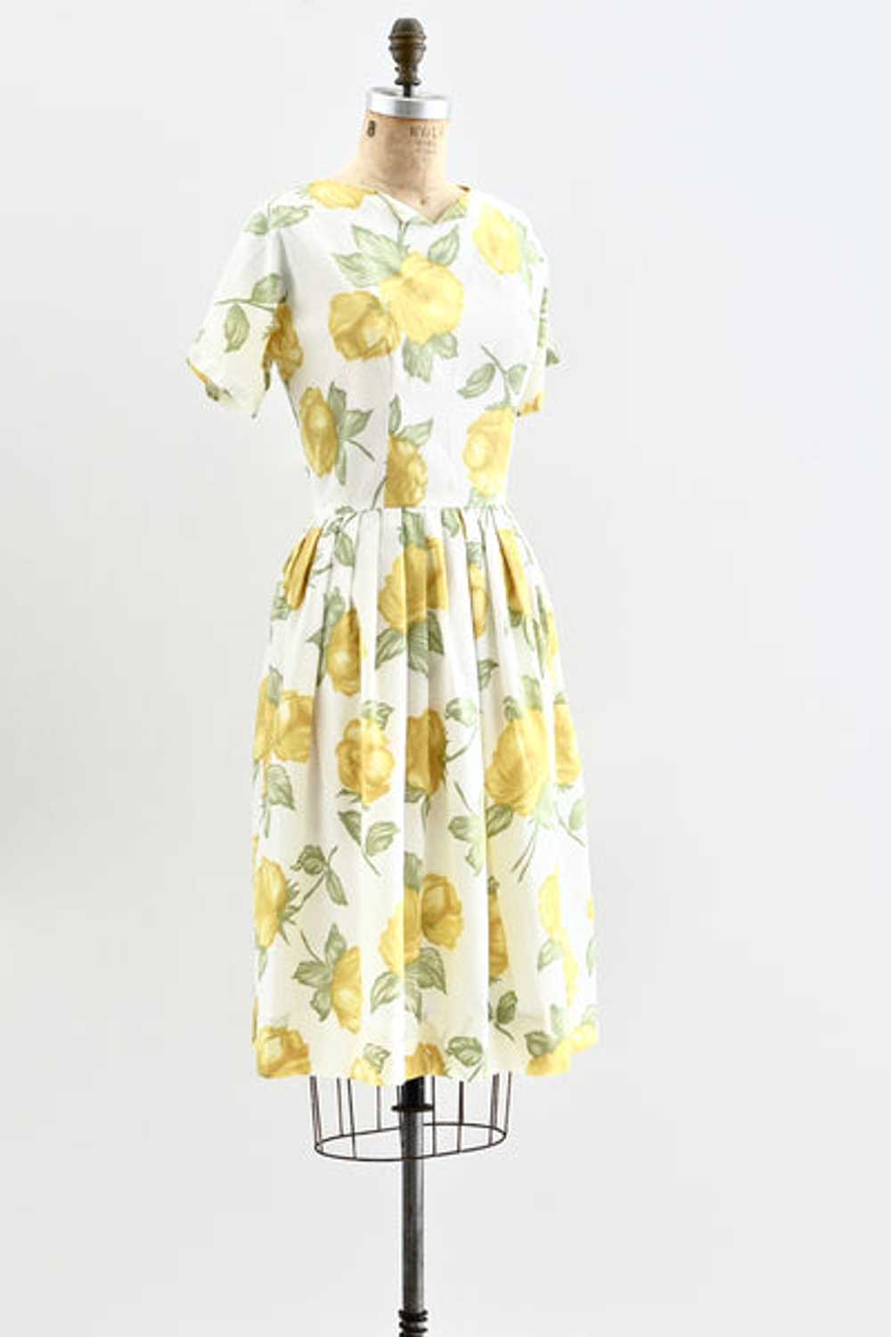 1960s Yellow Floral Print Dress - image 4