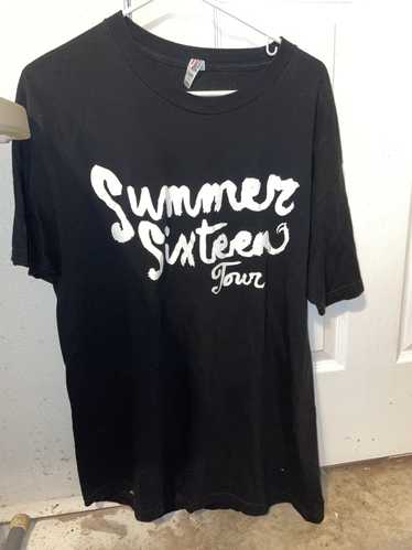 Drake Summer Sixteen Tour - image 1