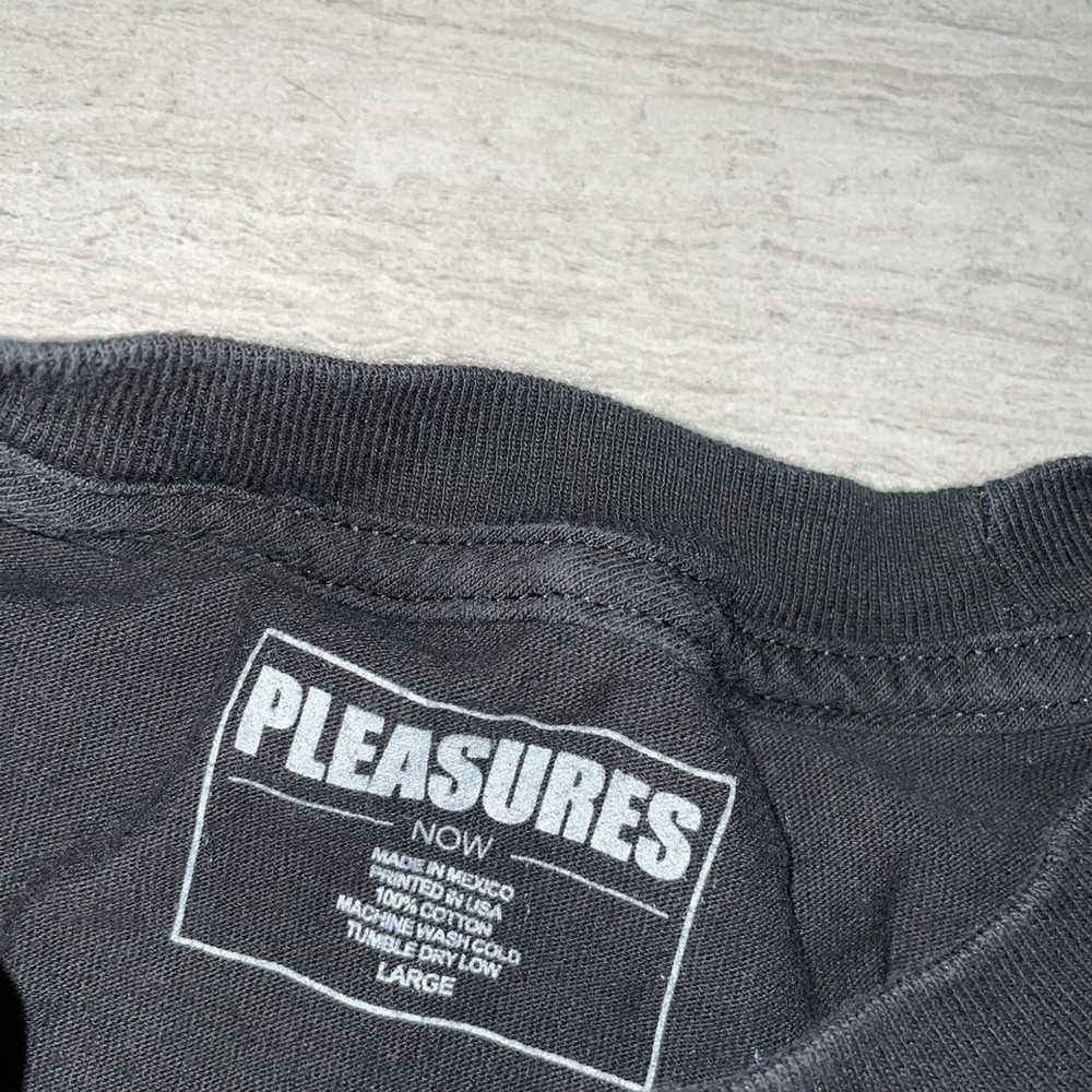 Pleasures Pleasures don’t piss on my back - image 3