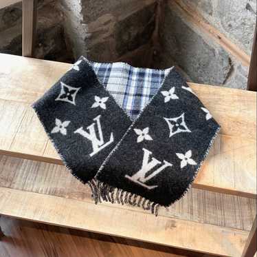 Louis Vuitton Monogram Cashmere Plain Fringes Logo Knit & Fur Scarves  (ECHARPE REYKJAVIK GRADIENT, REYKJAVIK GRADIENT SCARF, M76336, M70868,  M73675, M76881)